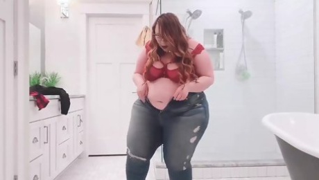Curvalicious SSBBW Trying on Clothes